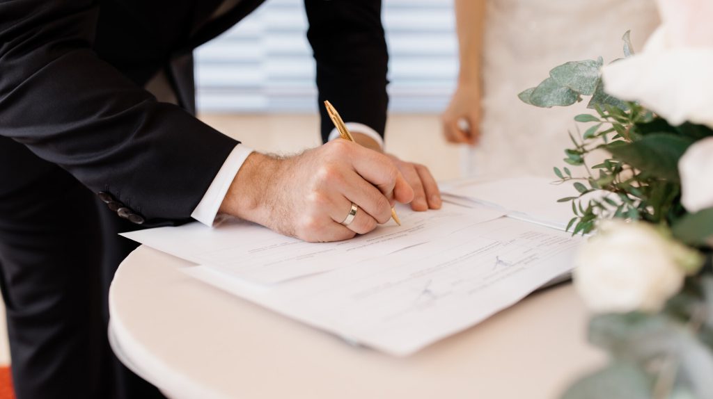 Signature de l'acte de mariage officiel en Thailande